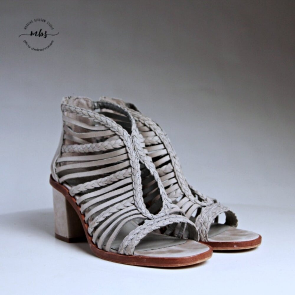 Vince Camuto Kestal Caged Strappy Boho Chic Block Heel Sandals Grey Women 7.5
